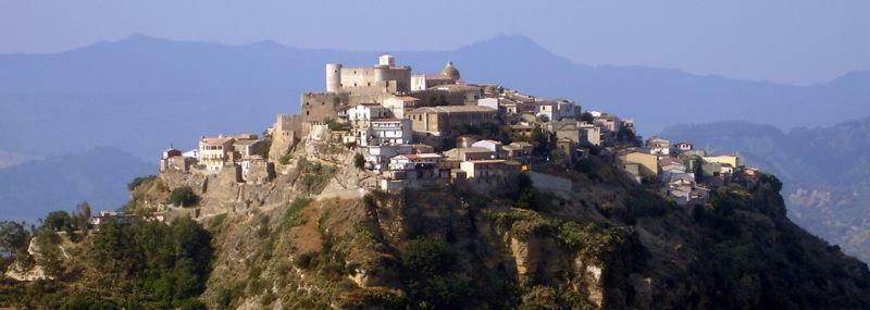 L'Isola Di Gaia Acomodação com café da manhã Crotone Exterior foto